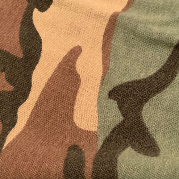 BACKBONE Green Camo Sleeveless T-Shirt Tank Top (Large) - Picture 4 of 7